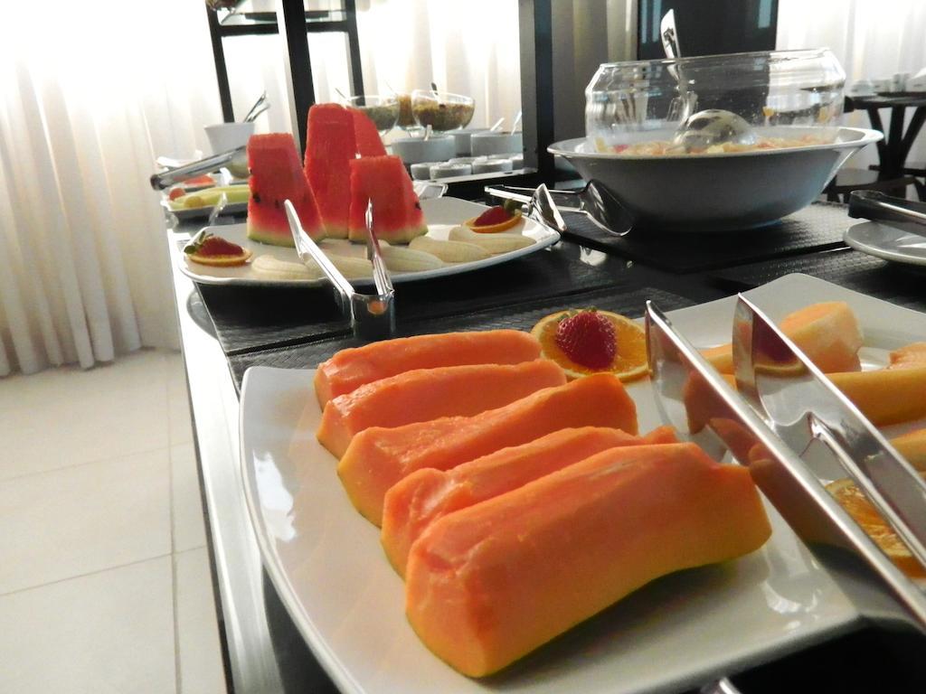 M Tower Hotel Pelotas Kültér fotó